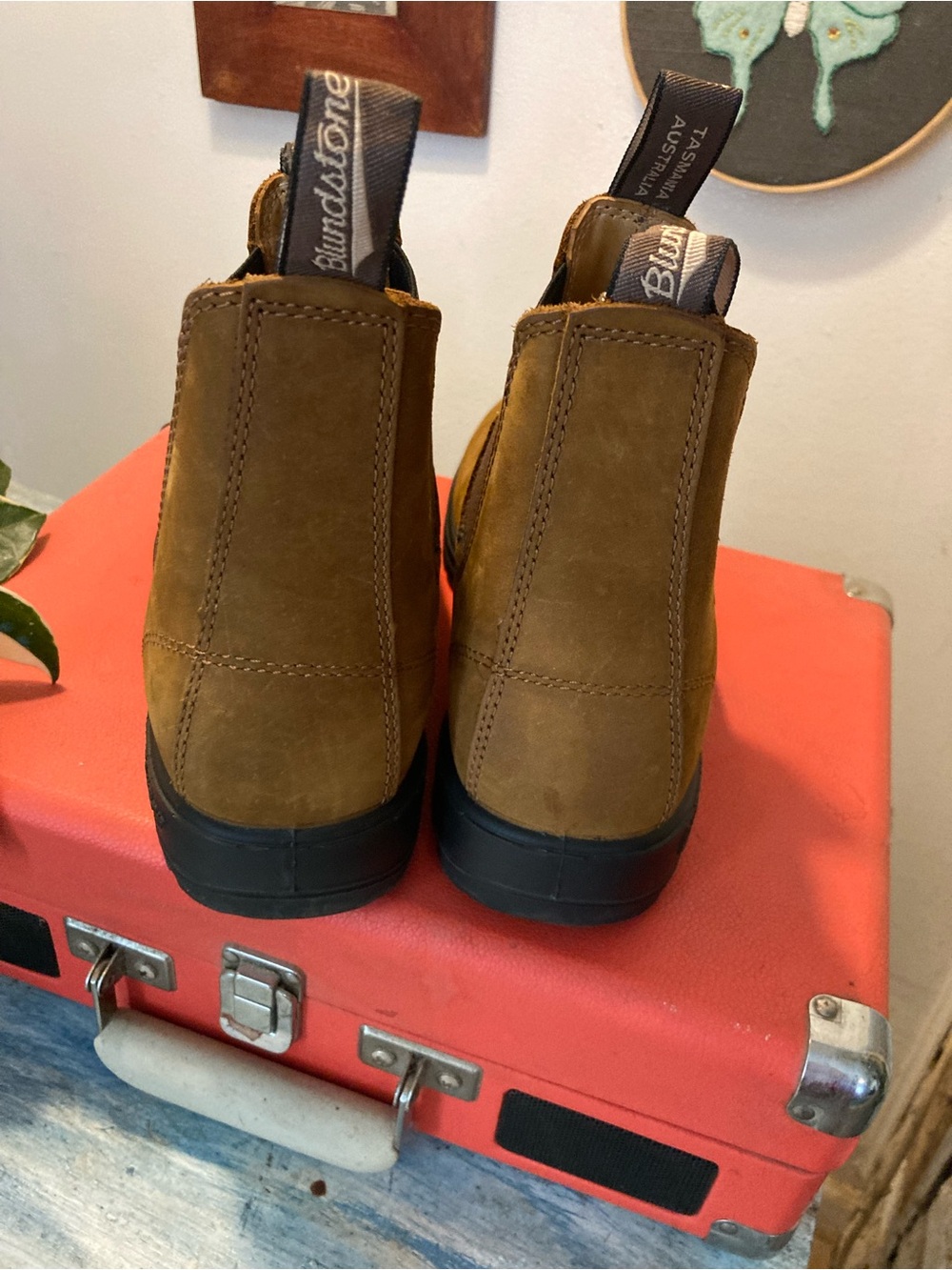 OOAK!! Embroidered Blundstone Boots Brown Leather women’s US size 9 EUC! - Picture 4 of 7